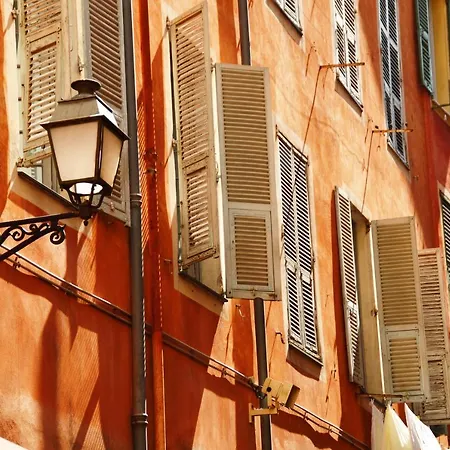 Cozy In The Heart Of Old